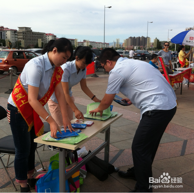 在买保险的时候我们应该注意哪些