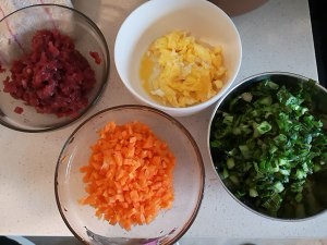 教你怎么做藜麦牛肉油菜饭团