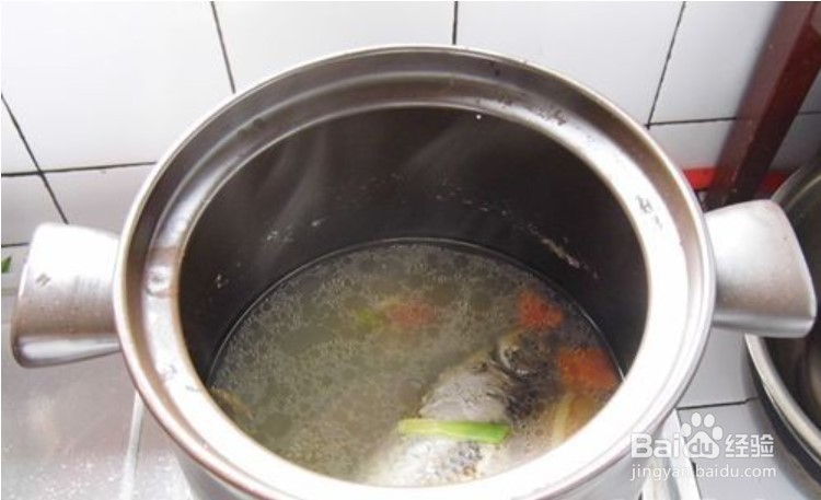 红枣鲫鱼木瓜汤的烹饪方法