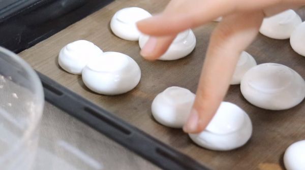 小雪人瑞士蛋白糖