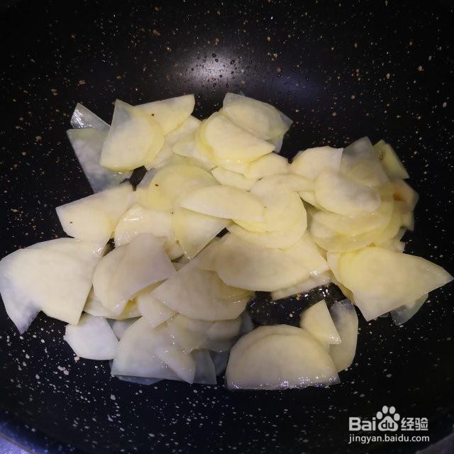 火腿肠炒土豆