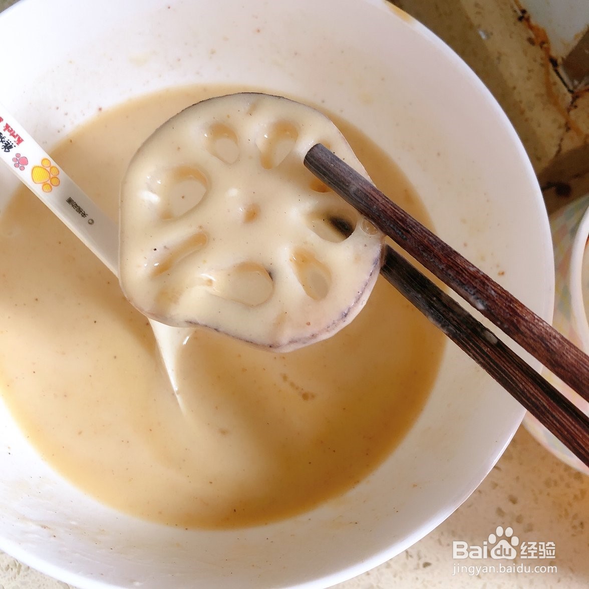 如何制作香酥炸藕片?