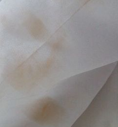 衣服上粘上了机油怎么办