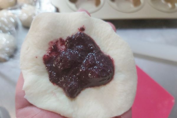 蓝莓果酱夹心小餐包