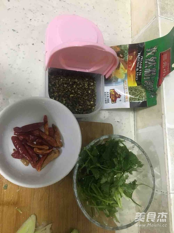 辣子鸡丁（酸甜口的您家的宝宝也可以吃）