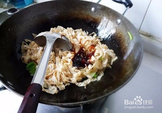 辣椒炒豆皮的做法