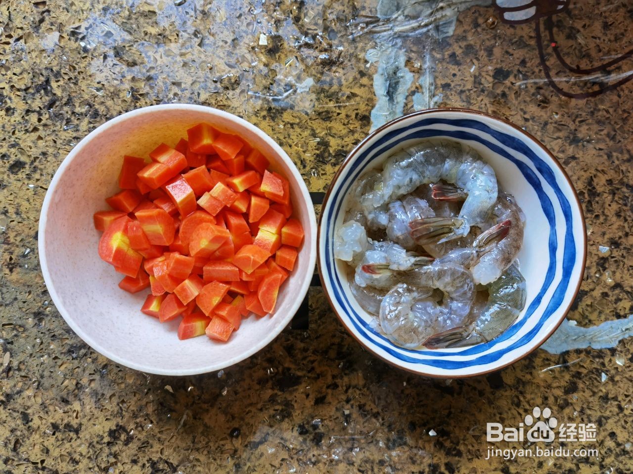 蟹黄豆腐煲的做法