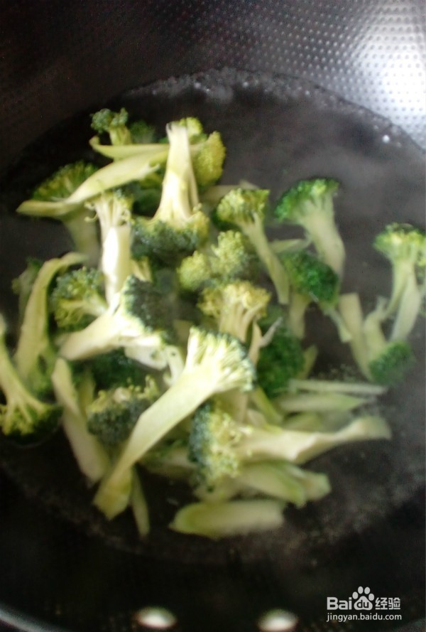 ；清爽美味凉拌西兰花