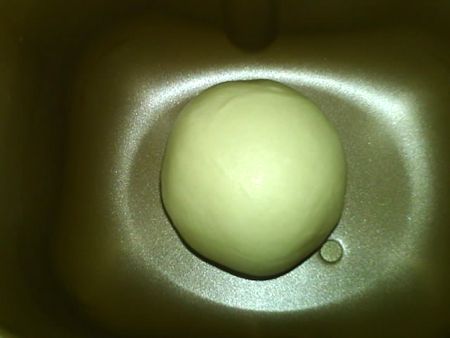 豆沙毛毛虫面包