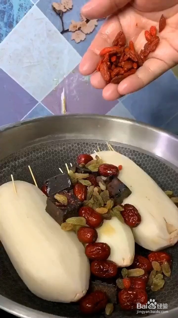 怎么在家自制美味的黑糖糯米藕