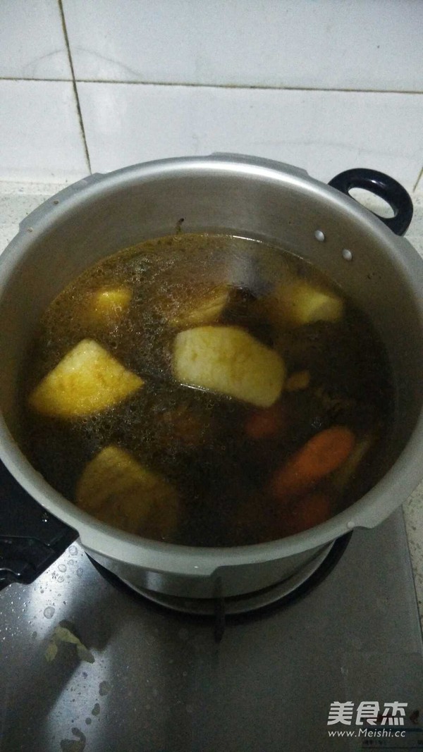 萝卜炖鸡肉的做法