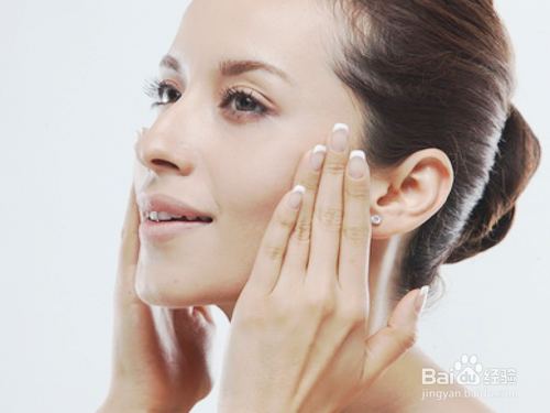 如何用牙膏祛黑头的正确步骤