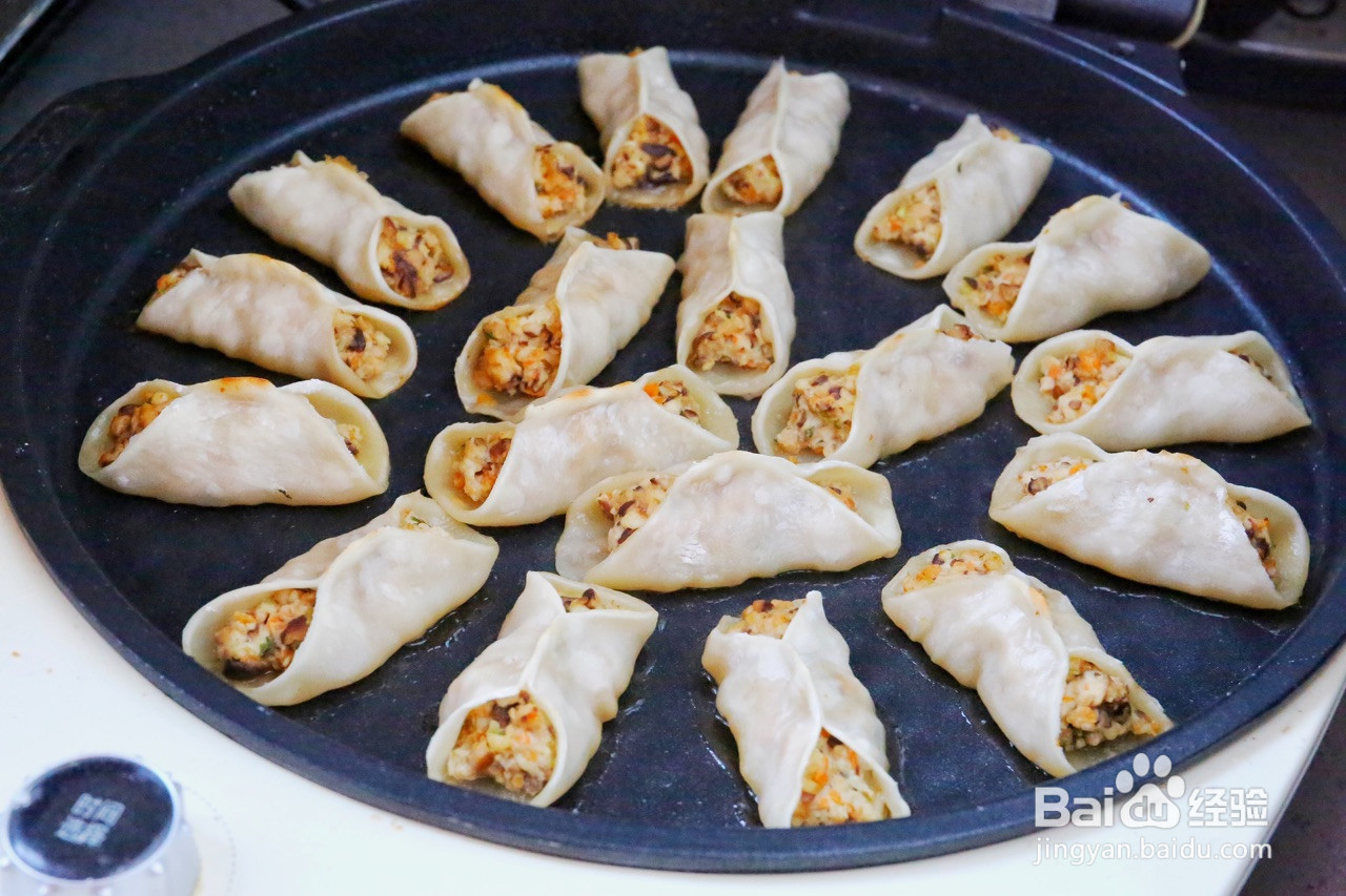 香菇鸡肉锅贴的做法