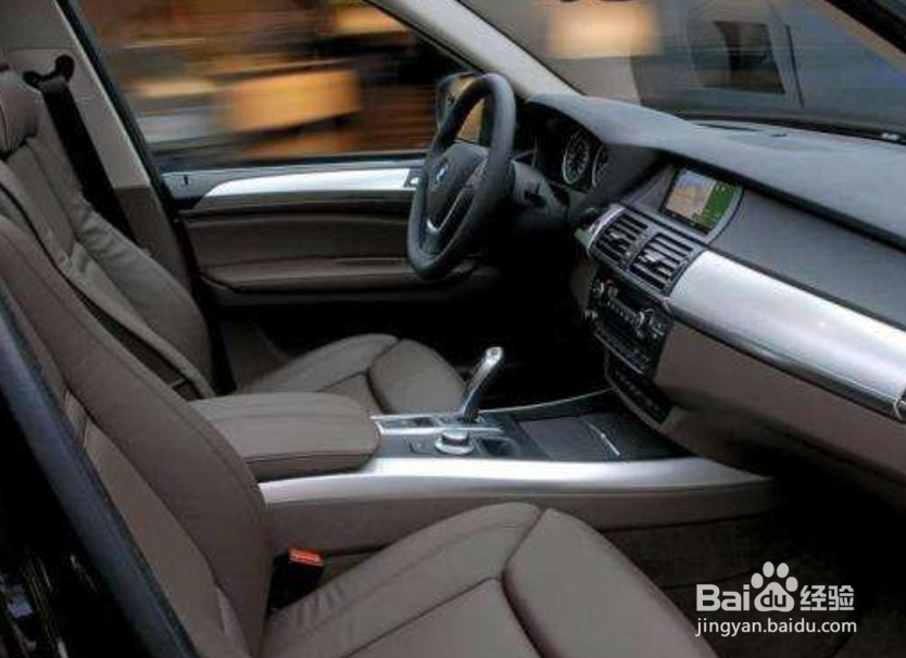 如何拆卸BMW X5座椅