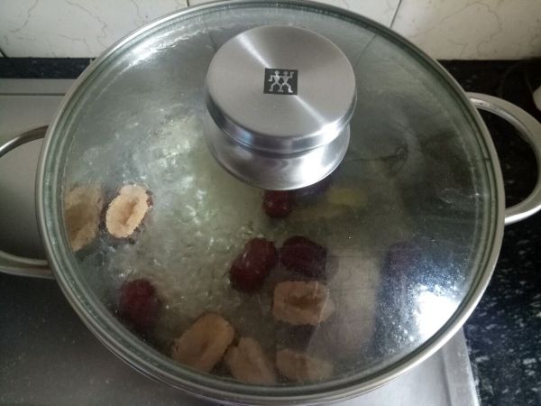 排毒去湿姜枣茶