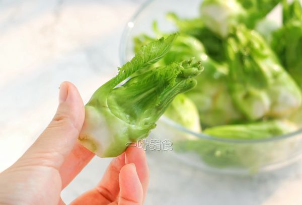 五花肉蒜蓉炒娃娃菜