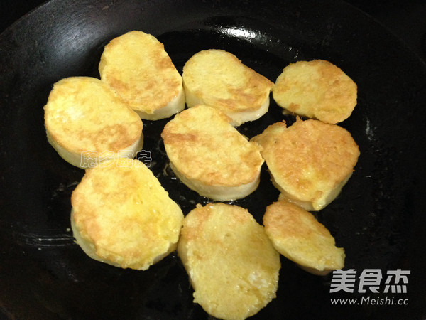 蛋煎馒头片的做法