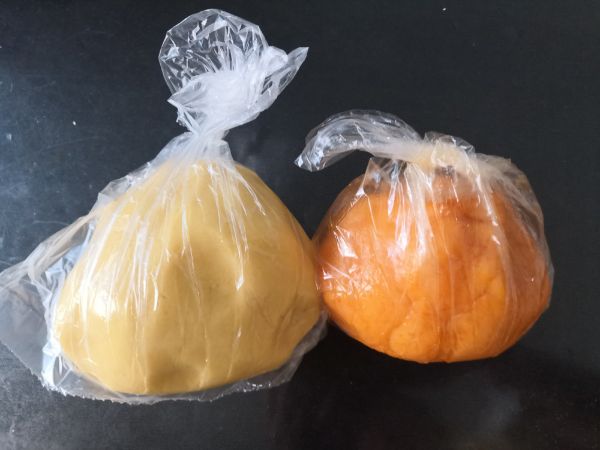 酥皮金沙奶黄月饼