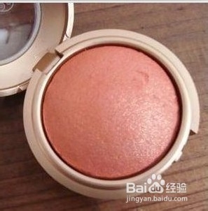 如何根据肤色选择腮红