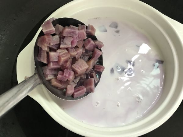 紫薯西米炖牛奶