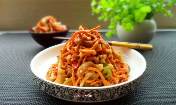 榨菜温拌虫草花