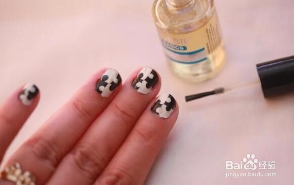 如何做漂亮的拼图美甲