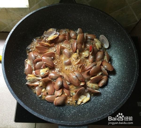 如何制作韭菜炒花甲