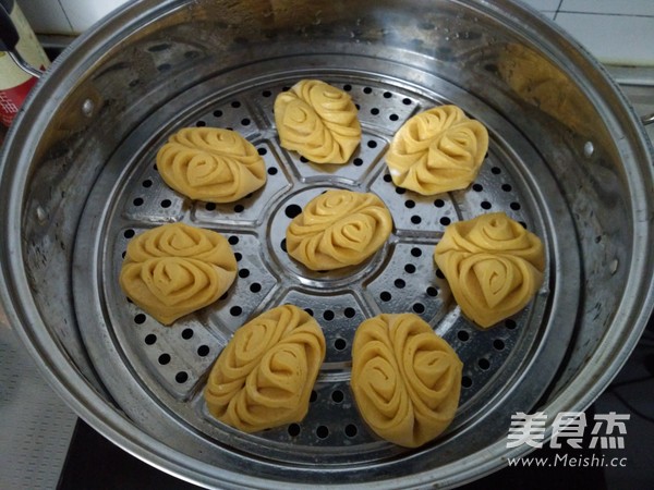 黄金花卷馒头