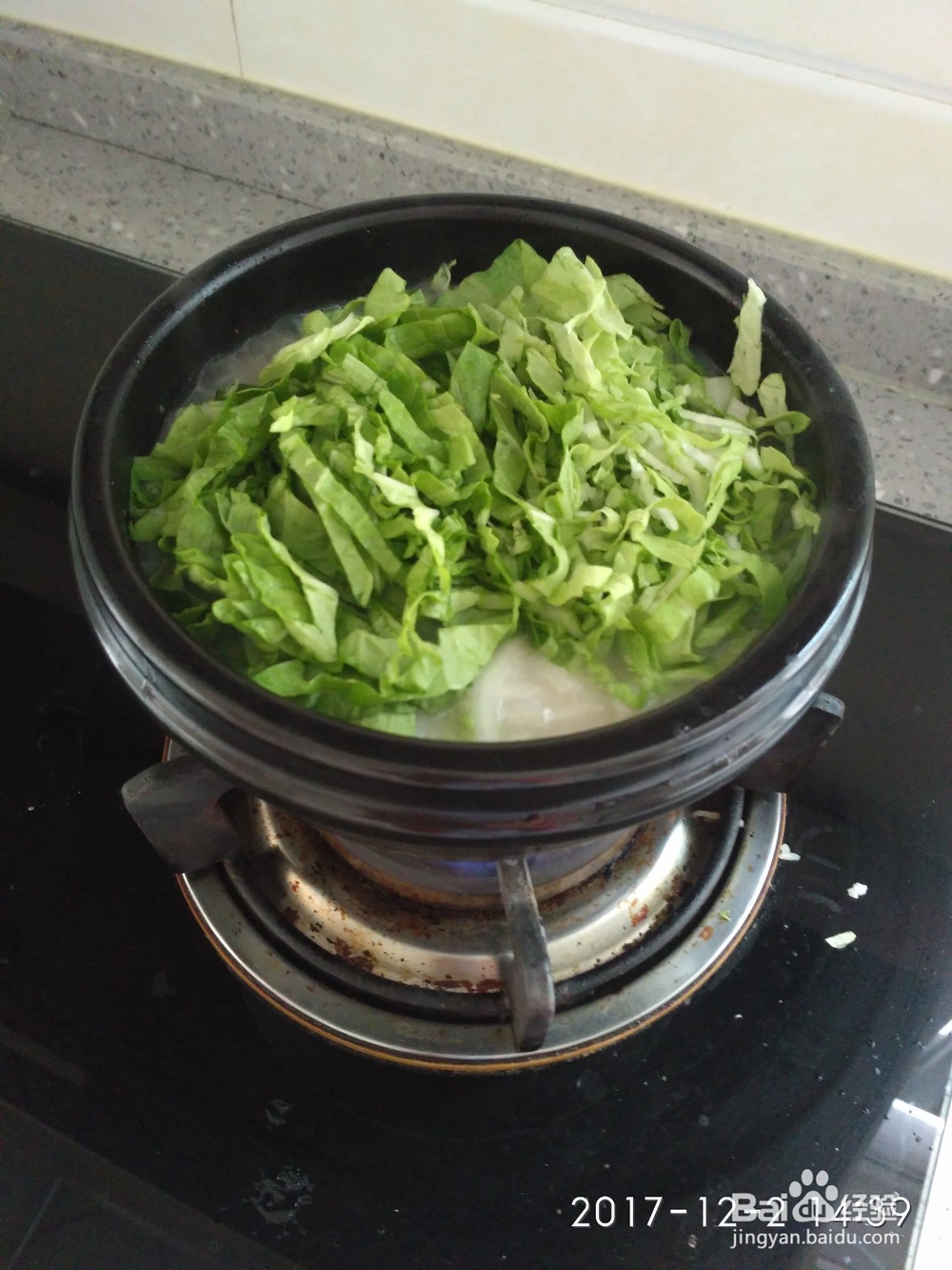 在家做砂锅面条的方法