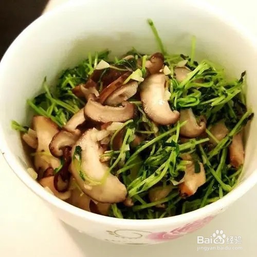豆苗炒花菇
