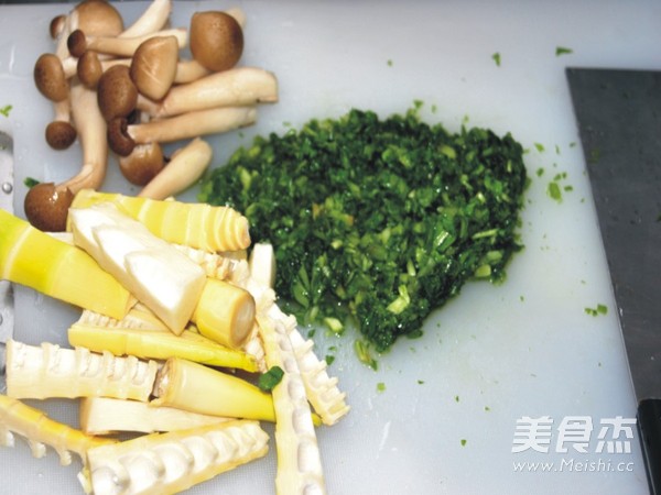 荠菜炒春笋蟹味菇