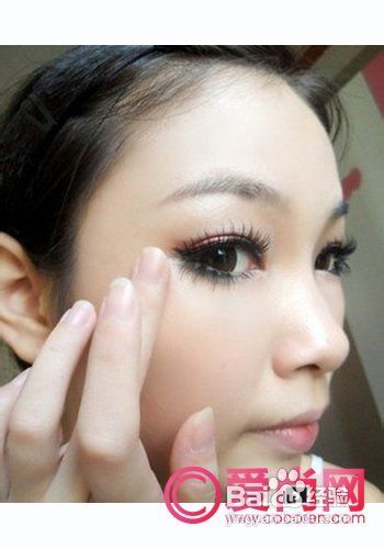 打造韩式大眼妆的画法