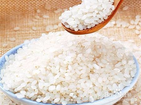 6步做出营养美味的皮蛋瘦肉粥~