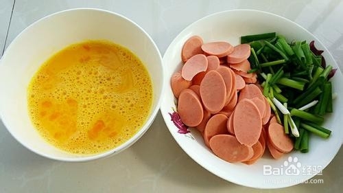 葱香火腿肠炒鸡蛋的做法