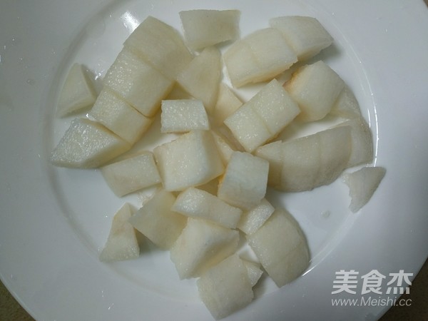 雪梨银耳羹的做法