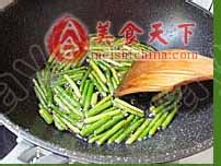 干锅土豆鸡肉怎么做才好吃？