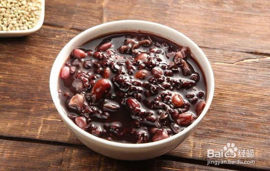 吃黑米粥是不是会长胖呢适当吃黑米瘦身效果佳呢