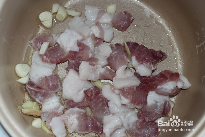 电饭锅也能让人惊喜不断——孜然香芋焖猪肉