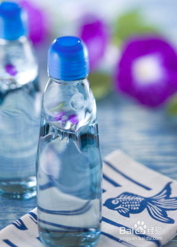 弹珠汽水怎么打开