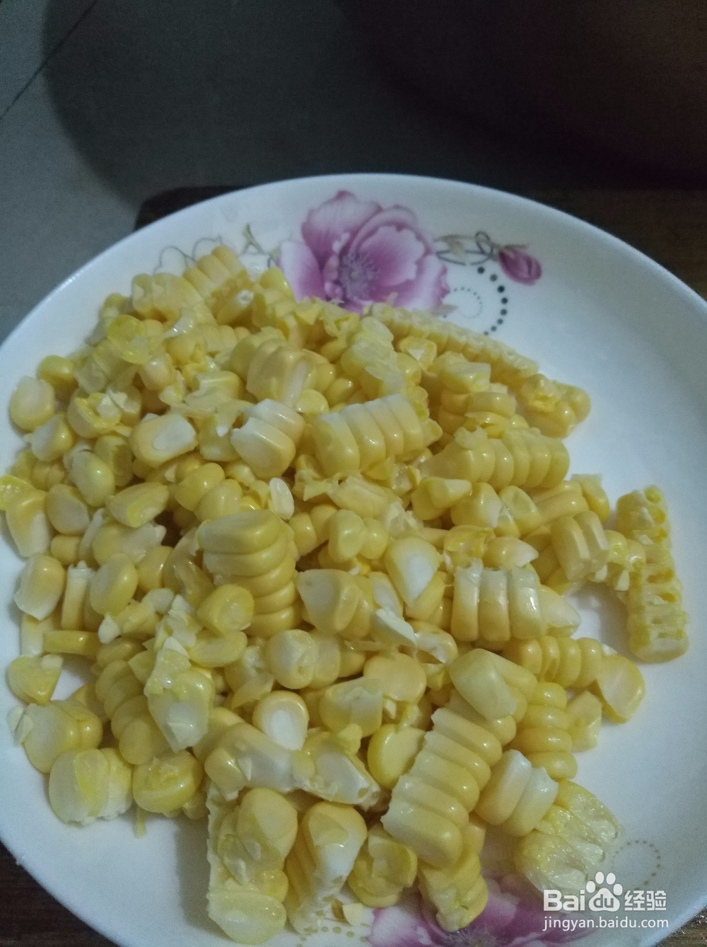 如何快速做腊肉炒玉米？