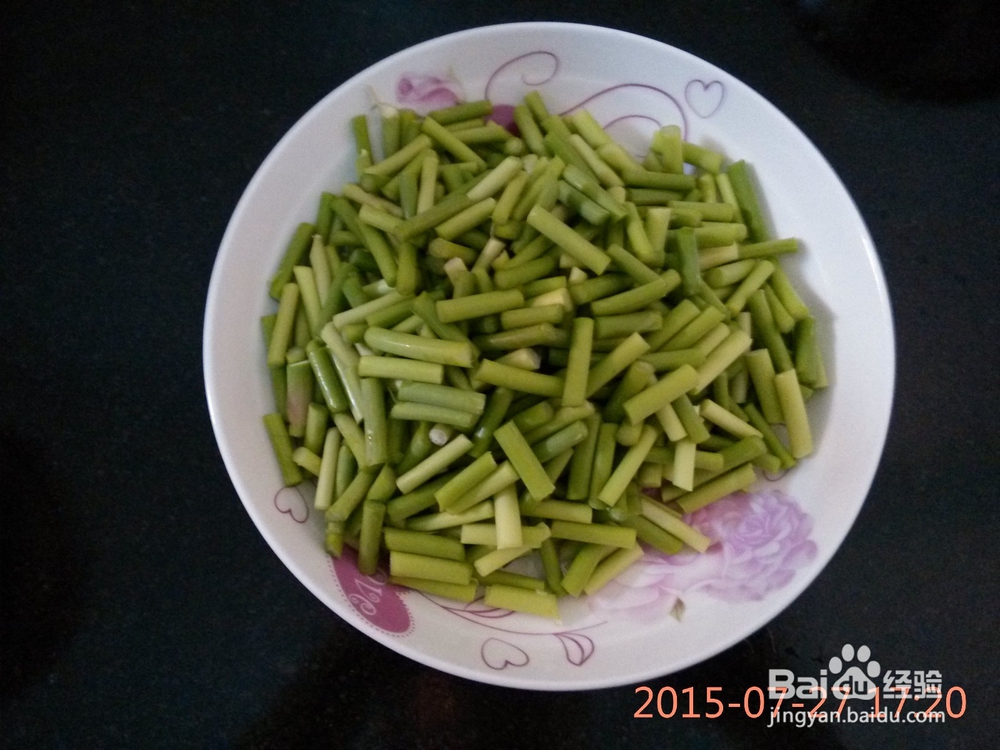 木耳炒蒜苔怎么做