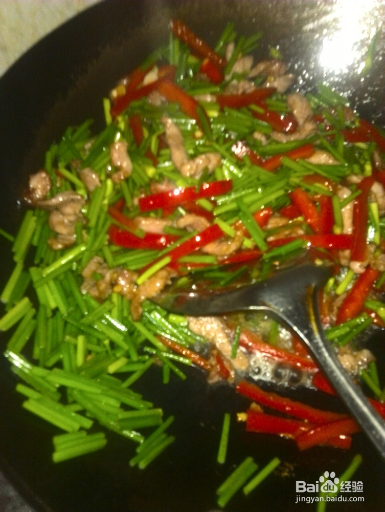 韭菜苔红椒炒肉丝