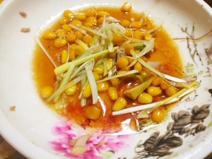 清蒸玉米鲈鱼(肉质鲜嫩)的做法