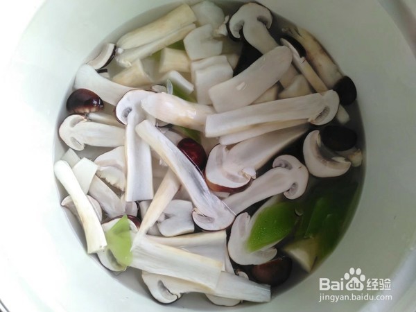 盖头蘑菇炒肉片