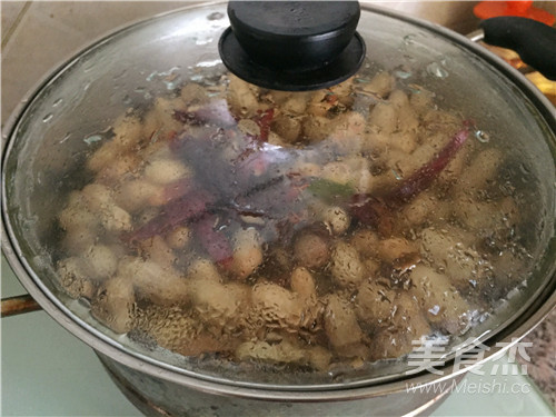 五香卤花生的做法