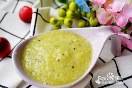 宝宝特别爱出汗，比起补钙补水，这类食谱更重要