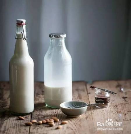 她把这个丢进花盆,植物不发黄不干枯多养好几年