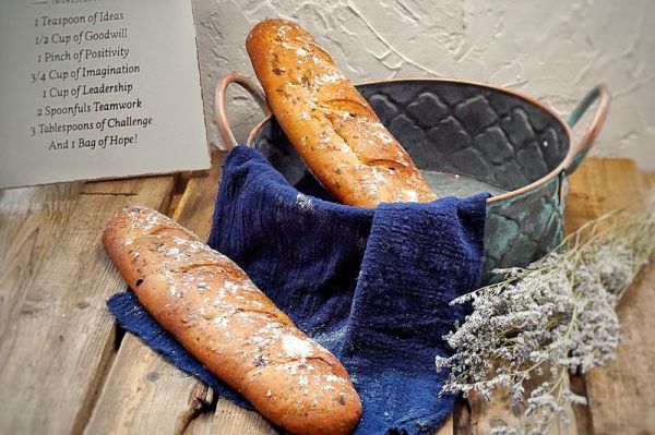 红酒葡萄种黑裸麦面包