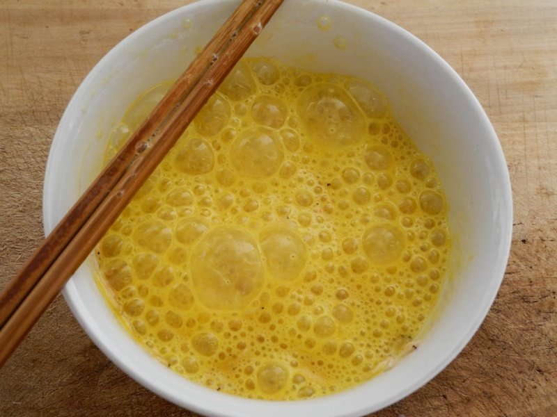 菠菜虾皮炒鸡蛋的做法,咬下去满满的的都是幸福