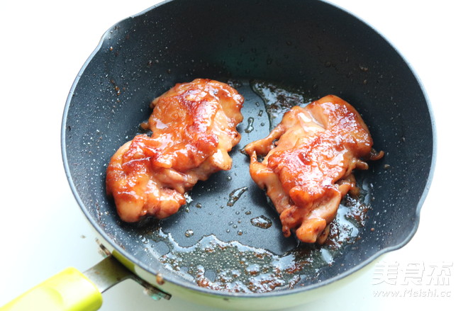 叉烧鸡腿堡的做法